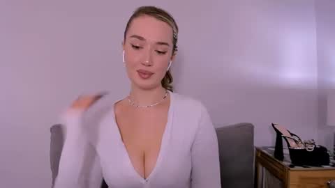 cindyprettywomen online show from 12-15-25, 04:11