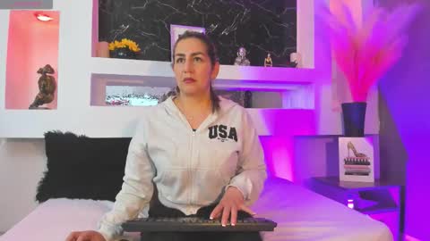 Cinthya  online show from 03-09-26, 12:09