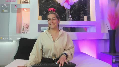 Cinthya  online show from 05-30-26, 12:24