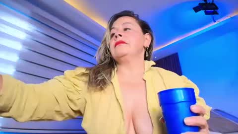 Snapshot of cinthya_roberts chatting on 06-19-26, 07:28 Cinthya online show from 06-19-26, 07:28