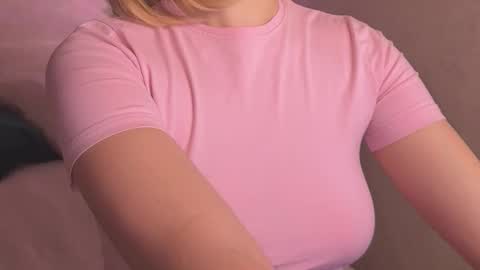 Snapshot of citruska chatting on 12-01-25, 03:39 karina online show from 12-01-25, 03:39