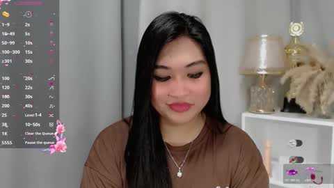 Snapshot of claire_wntr chatting on 04-27-26, 04:32 CLAIRE online show from 04-27-26, 04:32