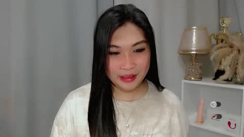 Snapshot of claire_wntr chatting on 05-04-26, 10:00 CLAIRE online show from 05-04-26, 10:00