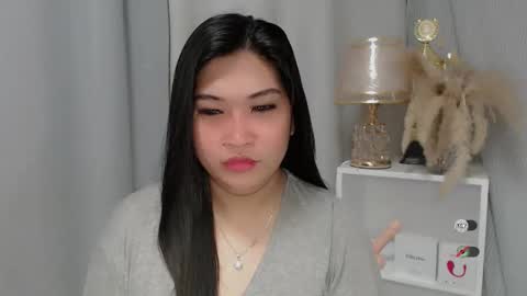 Snapshot of claire_wntr chatting on 05-25-26, 04:29 CLAIRE online show from 05-25-26, 04:29