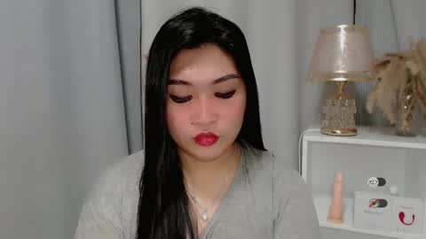Snapshot of claire_wntr chatting on 06-04-26, 04:40 CLAIRE online show from 06-04-26, 04:40