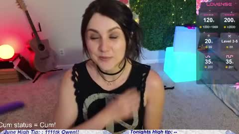 Claire online show from 06-18-26, 03:07