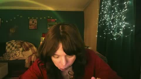 Snapshot of clancyosbourne chatting on 04-08-26, 06:08 Clancy online show from 04-08-26, 06:08