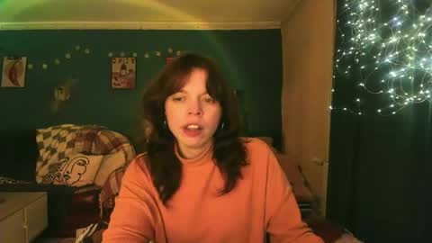 Snapshot of clancyosbourne chatting on 04-30-26, 08:48 Clancy online show from 04-30-26, 08:48
