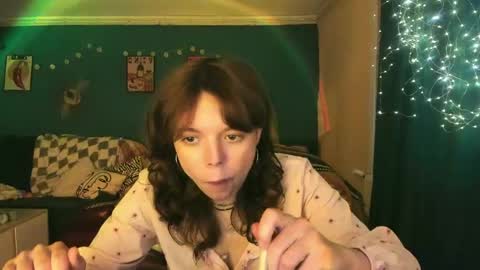 Snapshot of clancyosbourne chatting on 05-10-26, 05:18 Clancy online show from 05-10-26, 05:18