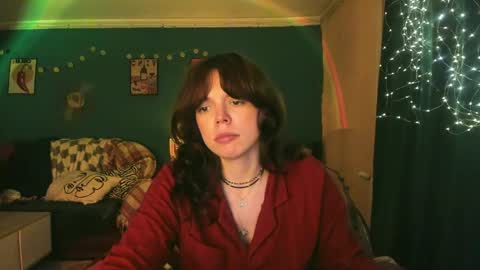 Snapshot of clancyosbourne chatting on 05-17-26, 04:47 Clancy online show from 05-17-26, 04:47