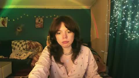 Snapshot of clancyosbourne chatting on 05-18-26, 05:41 Clancy online show from 05-18-26, 05:41