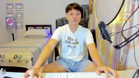 Snapshot of clarkyplaze chatting on 07-07-26, 11:53 Clark online show from 07-07-26, 11:53