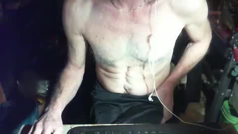 Snapshot of claudeg2523 chatting on 12-21-25, 03:08 claudeg2523 online show from 12-21-25, 03:08