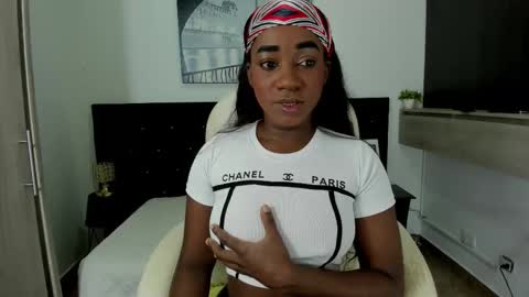 claudia198820 online show from 11-11-25, 12:16