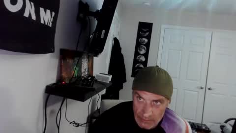 Snapshot of clintwood12 chatting on 06-14-26, 02:35 chad online show from 06-14-26, 02:35