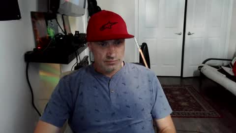 Snapshot of clintwood12 chatting on 06-20-26, 06:33 chad online show from 06-20-26, 06:33