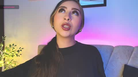 Snapshot of cloe_martinezz_ chatting on 04-25-26, 05:10 cloe_martinezz_ online show from 04-25-26, 05:10
