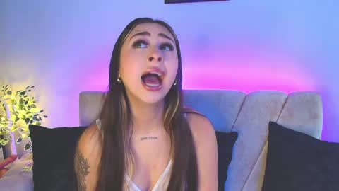 Snapshot of cloe_martinezz_ chatting on 04-29-26, 05:17 cloe_martinezz_ online show from 04-29-26, 05:17