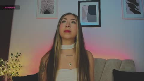 Snapshot of cloe_martinezz_ chatting on 05-14-26, 09:21 cloe_martinezz_ online show from 05-14-26, 09:21