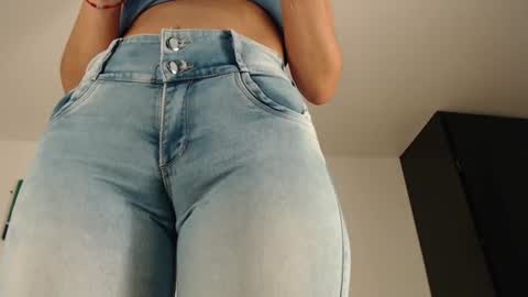 Snapshot of cloehonney chatting on 07-11-26, 04:43 cloe online show from 07-11-26, 04:43
