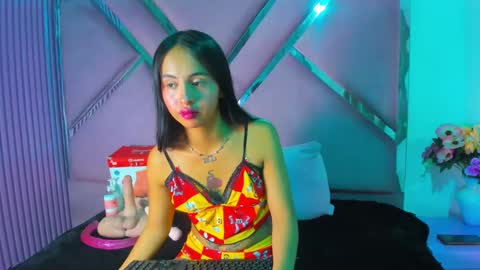 Snapshot of cloemorenti_ chatting on 11-14-25, 01:10 CloeMorenti online show from 11-14-25, 01:10