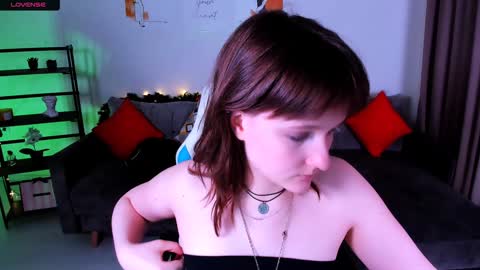  Clover  follow me  online show from 01-18-25, 06:53