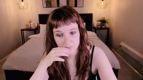  Clover  follow me  online show from 09-10-25, 02:17
