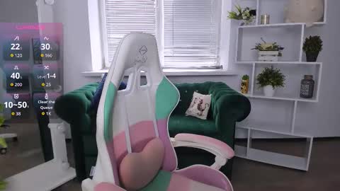 Snapshot of cocoa_sins chatting on 10-15-25, 06:35 Olivia online show from 10-15-25, 06:35