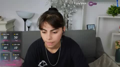 Snapshot of cocoa_sins chatting on 10-17-25, 07:00 Olivia online show from 10-17-25, 07:00