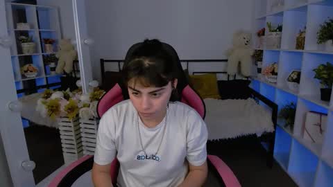 Snapshot of cocoa_sins chatting on 10-27-25, 07:01 Olivia online show from 10-27-25, 07:01