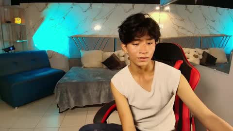 COCO online show from 04-09-26, 11:26