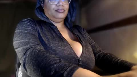 Big Titty Leara online show from 06-18-26, 09:25