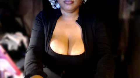 Big Titty Leara online show from 07-04-26, 06:08