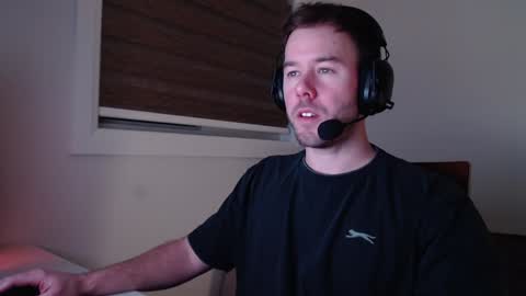 c o f f e e l o u n g e online show from 01-21-25, 02:22