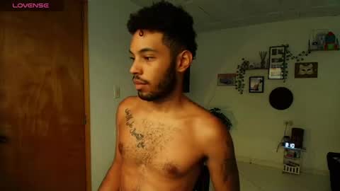 Snapshot of colinlatinbrown chatting on 06-24-26, 01:10 IG online show from 06-24-26, 01:10