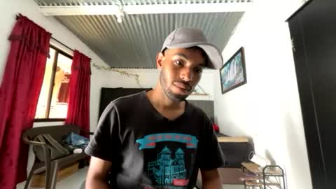 Snapshot of colinlatinbrown chatting on 06-27-26, 07:08 IG online show from 06-27-26, 07:08