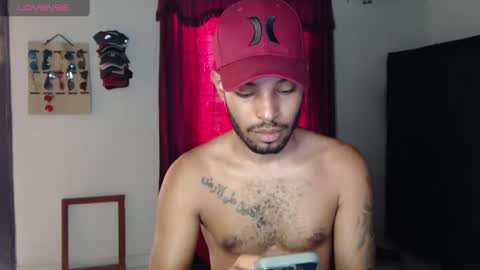 Snapshot of colinlatinbrown chatting on 07-06-26, 02:14 IG online show from 07-06-26, 02:14