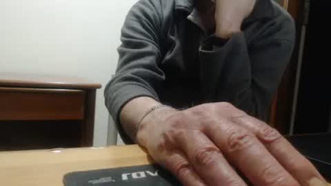 Snapshot of comemivuoi2 chatting on 03-12-26, 04:51 comemivuoi2 online show from 03-12-26, 04:51