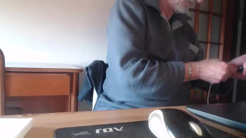 Snapshot of comemivuoi2 chatting on 03-23-26, 05:44 comemivuoi2 online show from 03-23-26, 05:44