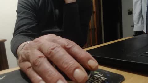 Snapshot of comemivuoi2 chatting on 04-05-26, 07:33 comemivuoi2 online show from 04-05-26, 07:33