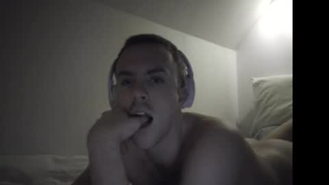 Snapshot of confessionsofalonelylover chatting on 01-10-26, 05:09 dreamy eyed lover online show from 01-10-26, 05:09