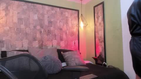 Connor King1 online show from 12-23-24, 07:30