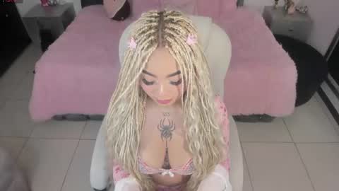 Snapshot of conny_curly chatting on 07-06-26, 12:57 Conny online show from 07-06-26, 12:57