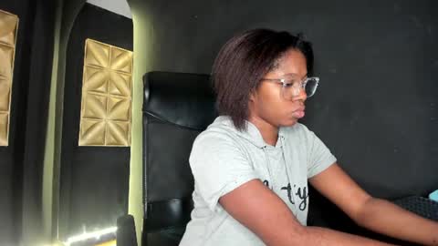 Snapshot of connywellss chatting on 06-18-26, 08:46 Nilo Solem online show from 06-18-26, 08:46