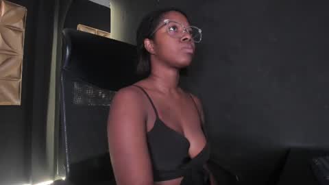 Snapshot of connywellss chatting on 06-25-26, 07:07 Nilo Solem online show from 06-25-26, 07:07
