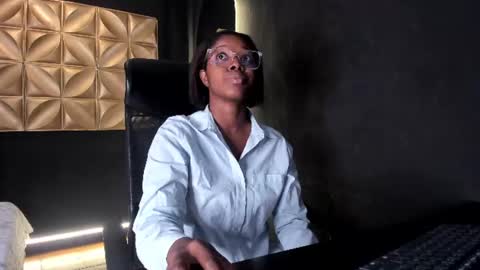 Snapshot of connywellss chatting on 07-15-26, 07:19 Nilo Solem online show from 07-15-26, 07:19