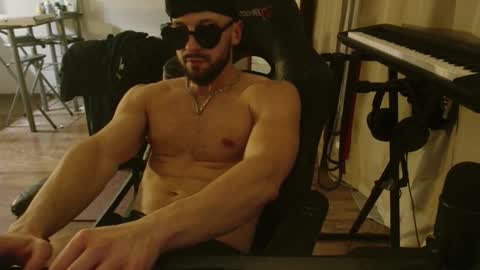 Stachu Jones online show from 11-17-25, 06:14