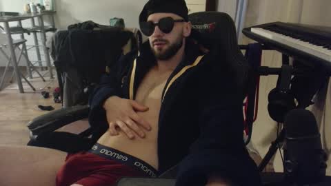 Stachu Jones online show from 11-20-25, 06:02