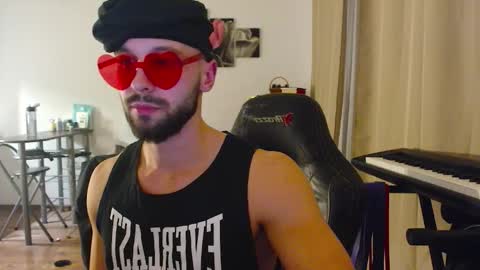 Stachu Jones online show from 11-23-25, 04:40