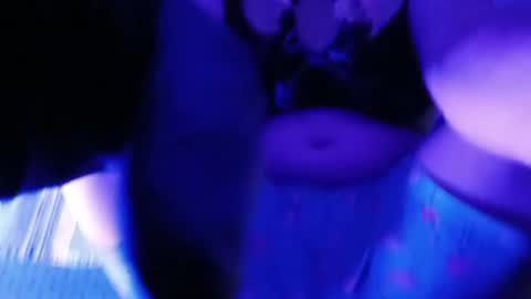 Snapshot of coolboybabe chatting on 01-01-25, 01:37 CoolBoyBabe online show from 01-01-25, 01:37